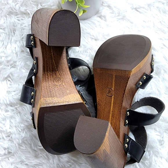 [504] Mossimo Wooden Heels - Picture 3 of 9